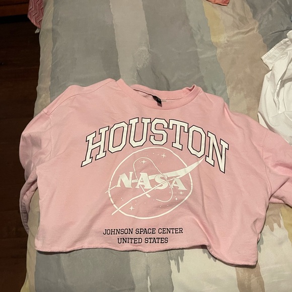 H&M Cropped NASA Tee - Picture 1 of 1